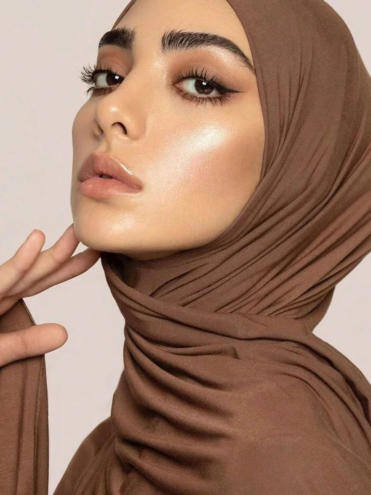 Modal Hijab Scarf – model close-up | Velvetova