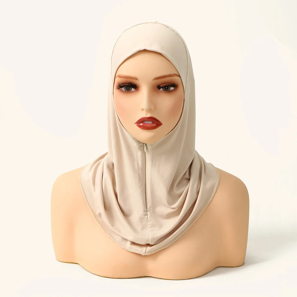Zipper Instant Hijab – mannequin front view | Velvetova