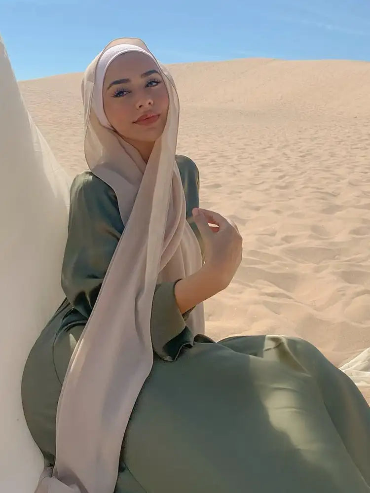 Chiffon Hijab – model front view | Velvetova